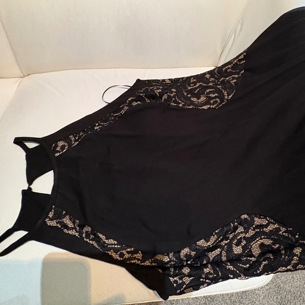 Cache Gown - Picture 9 of 10
